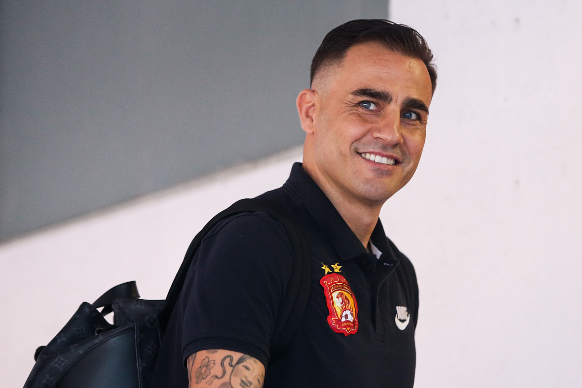 包含欧超杯今晚再迎强敌，克里夫兰骑士刷新队史纪录，主帅态度：球迷炸锅，心理建设被强调的词条